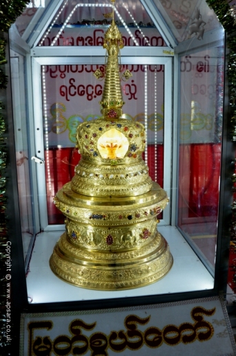Gem encrusted gold Stupa at the Chan Tar Gyi Pagoda, Mogok ...