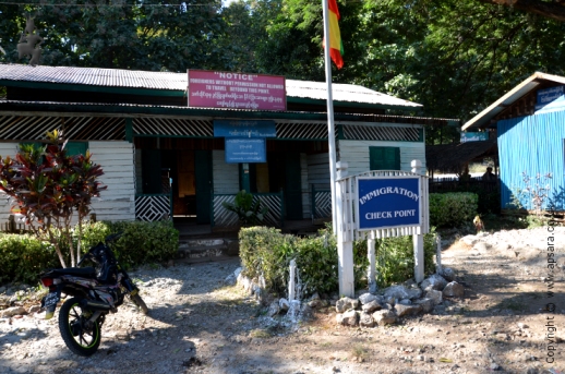 The immigration check point at the Hpawdaw - Thabeikkyin junction...